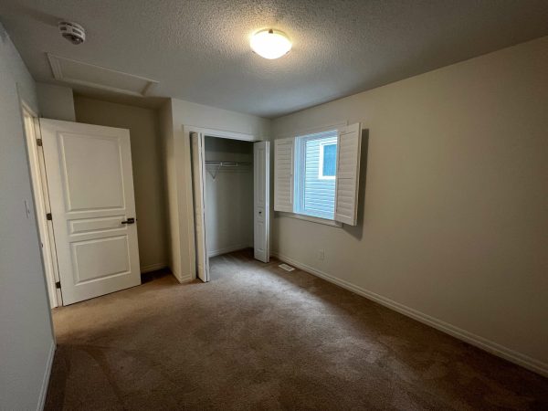 1073 Woodhaven Dr - 1st Bedroom 2