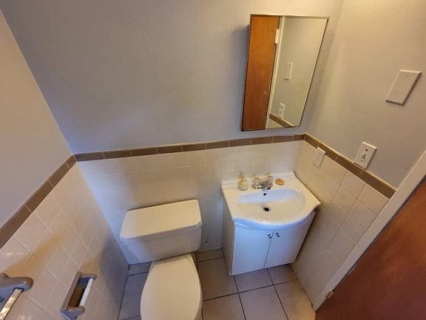9-559 Frontenac St. - Bathroom(1)